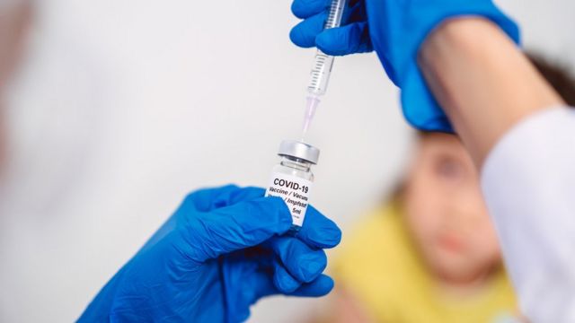 48 درصد جمعیت بالای 18 سال گرمه واکسینه شده اند,